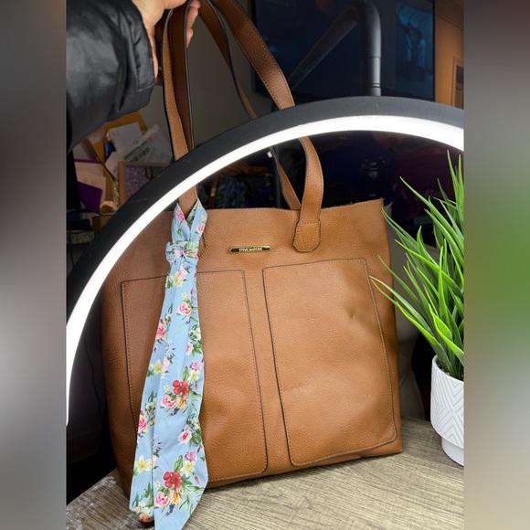 Steve Madden Handbags - Steve Madden leather tote bag